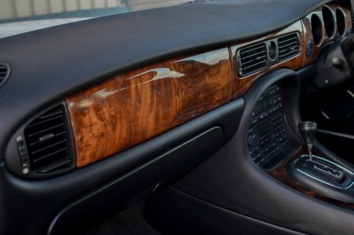 1998 Jaguar XJ8 Auto For Sale (picture 41 of 86)