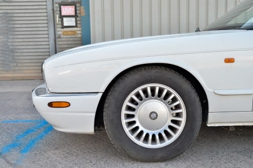 1998 Jaguar XJ8 Auto For Sale (picture 8 of 86)