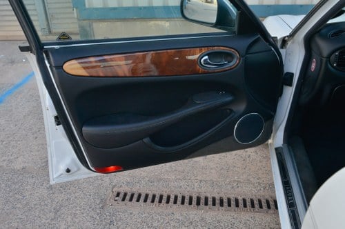 1998 Jaguar XJ8 Auto For Sale (picture 13 of 86)