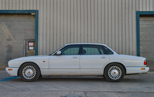 1998 Jaguar XJ8 Auto For Sale (picture 5 of 86)