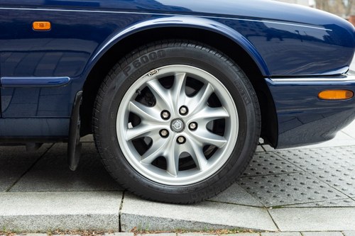 2000 Jaguar XJ8 Auto 3.2L V8 (X308) In vendita (immagine 35 di 230)