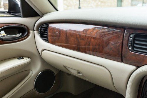 2000 Jaguar XJ8 Auto 3.2L V8 (X308) In vendita (immagine 73 di 230)