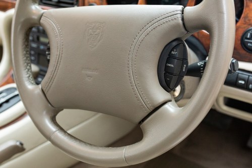 2000 Jaguar XJ8 Auto 3.2L V8 (X308) In vendita (immagine 71 di 230)