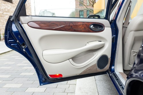 2000 Jaguar XJ8 Auto 3.2L V8 (X308) In vendita (immagine 82 di 230)