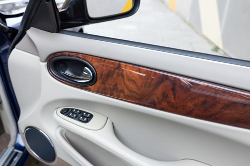 2000 Jaguar XJ8 Auto 3.2L V8 (X308) In vendita (immagine 61 di 230)