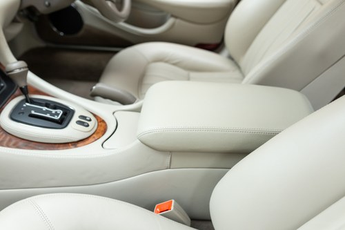 2000 Jaguar XJ8 Auto 3.2L V8 (X308) In vendita (immagine 48 di 230)