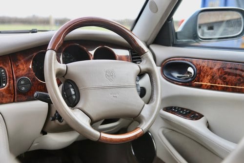 2002 Jaguar XJ8 Executive SE For Sale (picture 30 of 84)