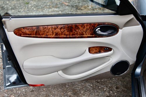 2002 Jaguar XJ8 Executive SE For Sale (picture 41 of 84)