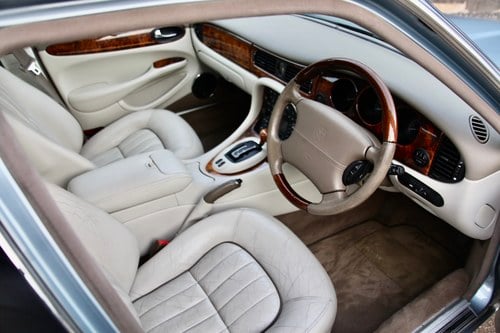2002 Jaguar XJ8 Executive SE For Sale (picture 40 of 84)