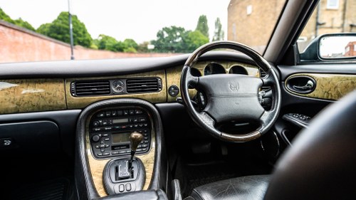 NO RESERVE - 2000 Jaguar XJ8 3.2 Executive zum Verkauf (Bild 28 von 186)