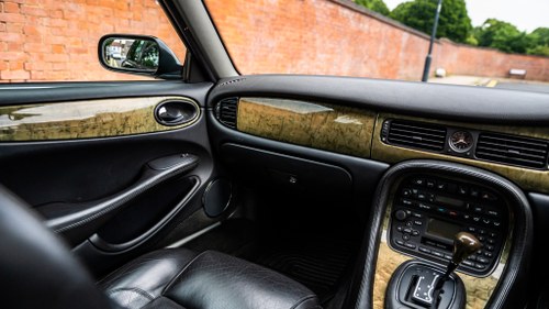 NO RESERVE - 2000 Jaguar XJ8 3.2 Executive zum Verkauf (Bild 32 von 186)