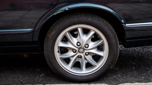 NO RESERVE - 2000 Jaguar XJ8 3.2 Executive zum Verkauf (Bild 10 von 186)