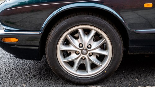 NO RESERVE - 2000 Jaguar XJ8 3.2 Executive zum Verkauf (Bild 11 von 186)