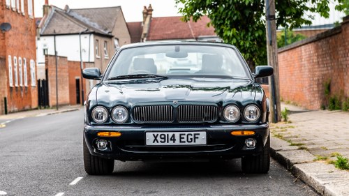 NO RESERVE - 2000 Jaguar XJ8 3.2 Executive zum Verkauf (Bild 5 von 186)