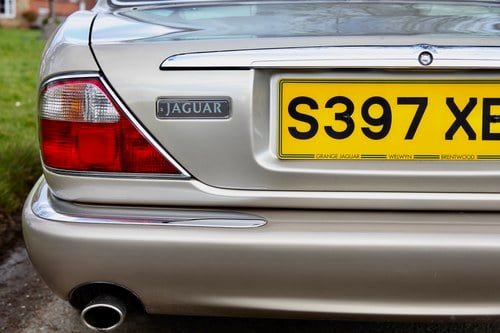 1998 Jaguar XJ8 4.0 Sovereign LWB For Sale (picture 65 of 99)
