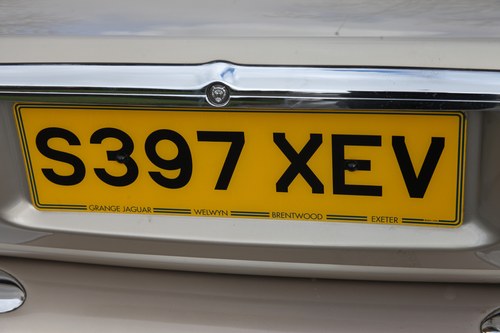 1998 Jaguar XJ8 4.0 Sovereign LWB For Sale (picture 61 of 99)