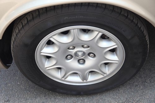 1998 Jaguar XJ8 4.0 Sovereign LWB For Sale (picture 27 of 99)