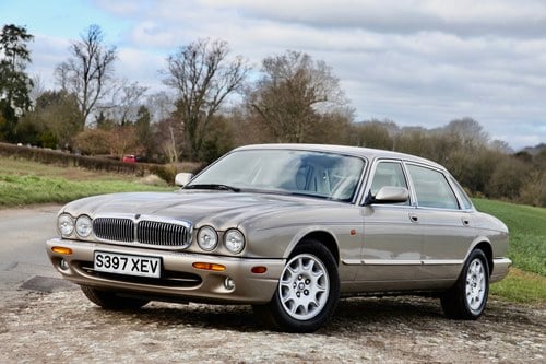 1998 Jaguar XJ8 4.0 Sovereign LWB For Sale (picture 17 of 99)