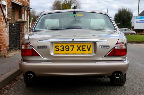 1998 Jaguar XJ8 4.0 Sovereign LWB For Sale (picture 2 of 99)