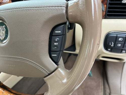 2005 Jaguar XJ8 SE zum Verkauf (Bild 32 von 89)