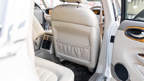 1998 Jaguar XJ8 Sovereign LWB (X308) Te koop (foto 46 van 108)