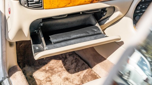 1998 Jaguar XJ8 Sovereign LWB (X308) Te koop (foto 60 van 108)