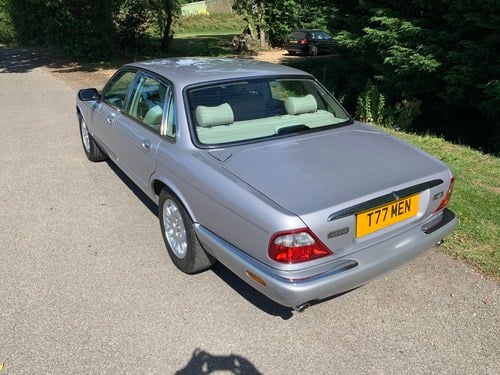 1999 Jaguar XJ8 For Sale (picture 9 of 108)