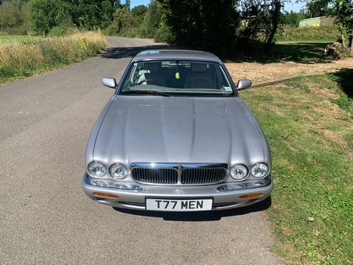 1999 Jaguar XJ8 For Sale (picture 12 of 108)