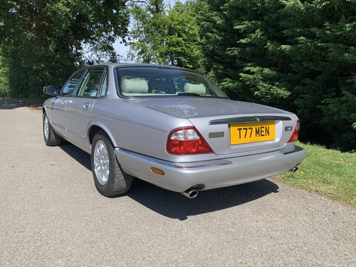 1999 Jaguar XJ8 For Sale (picture 8 of 108)