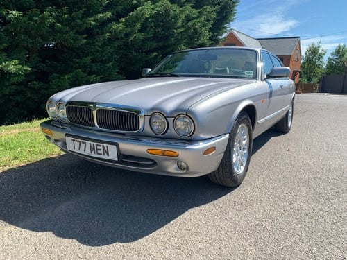 1999 Jaguar XJ8 For Sale (picture 4 of 108)