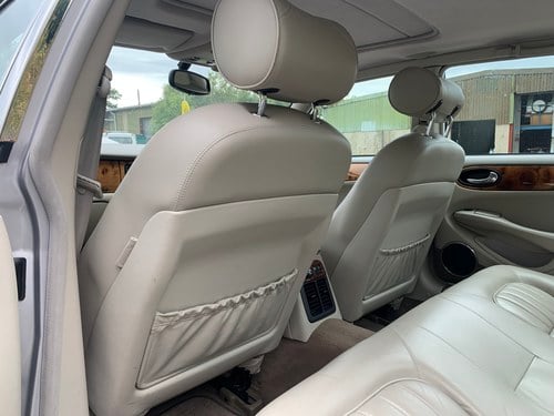 1999 Jaguar XJ8 For Sale (picture 47 of 108)