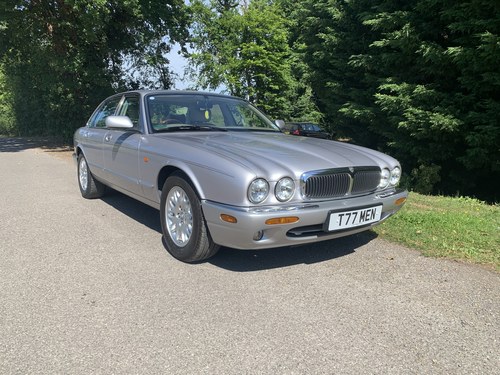 1999 Jaguar XJ8 For Sale (picture 3 of 108)