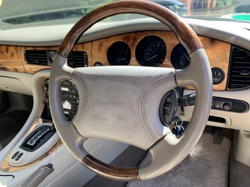 1999 Jaguar XJ8 For Sale (picture 26 of 108)