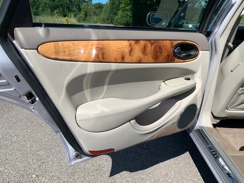 1999 Jaguar XJ8 For Sale (picture 22 of 108)