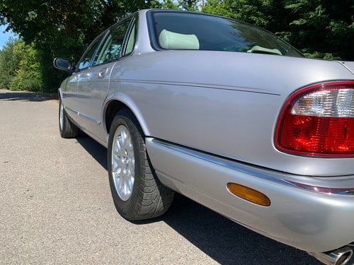 1999 Jaguar XJ8 For Sale (picture 74 of 108)