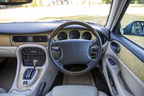 2000 Jaguar XJ8 For Sale (picture 38 of 164)