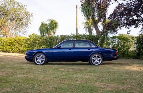 2000 Jaguar XJ8 For Sale (picture 19 of 164)