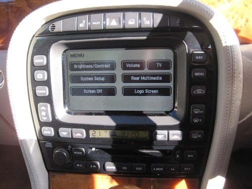 2003 Jaguar XJ8 4.2 V8 SE In vendita (immagine 32 di 64)