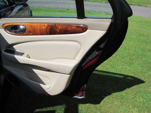 2003 Jaguar XJ8 4.2 V8 SE In vendita (immagine 25 di 64)