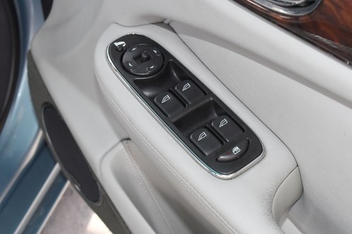 2003 Jaguar XJ8 Te koop (foto 43 van 176)