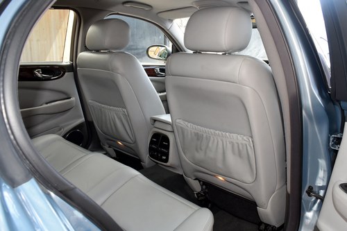 2003 Jaguar XJ8 Te koop (foto 38 van 176)