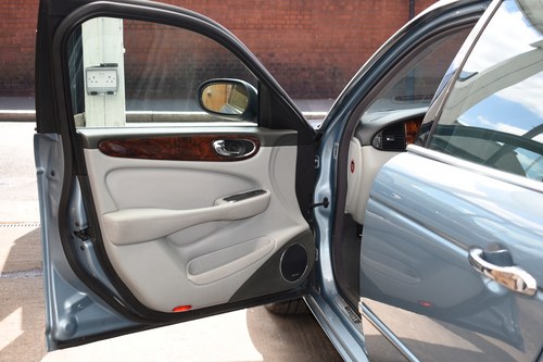 2003 Jaguar XJ8 Te koop (foto 45 van 176)