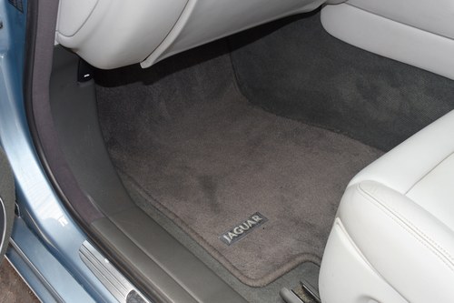 2003 Jaguar XJ8 Te koop (foto 71 van 176)