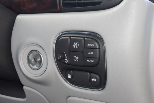 2003 Jaguar XJ8 Te koop (foto 55 van 176)