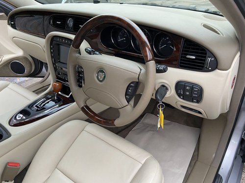 2004 Jaguar XJ8 3.5 V8 SE En venta (imagen 23 de 114)