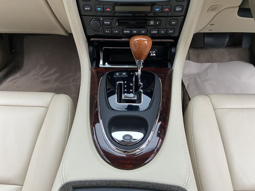 2004 Jaguar XJ8 3.5 V8 SE En venta (imagen 47 de 114)