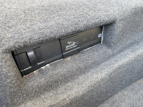 RESERVE LOWERED - 1999 Jaguar XJR 4.0 V8 Supercharged Te koop (foto 38 van 98)