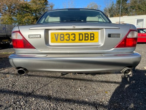 RESERVE LOWERED - 1999 Jaguar XJR 4.0 V8 Supercharged Te koop (foto 8 van 98)
