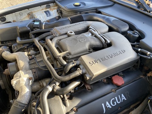 RESERVE LOWERED - 1999 Jaguar XJR 4.0 V8 Supercharged Te koop (foto 85 van 98)