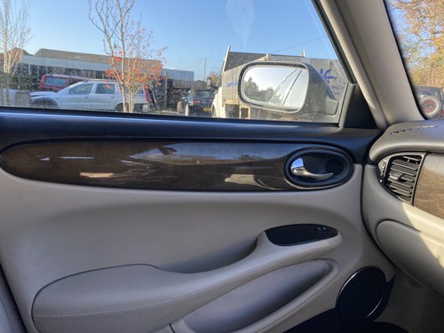 RESERVE LOWERED - 1999 Jaguar XJR 4.0 V8 Supercharged Te koop (foto 37 van 98)